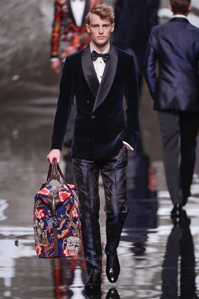 Look 35